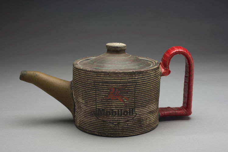 Picture of Teapot with Green Handle