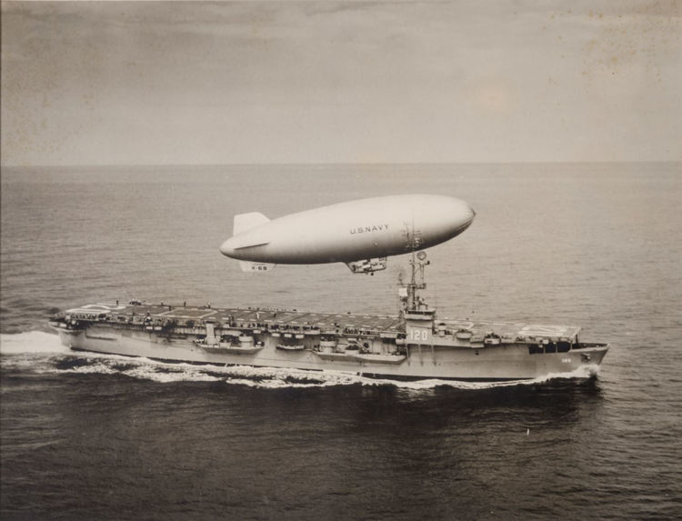 Picture of Ship and Zeppelin - US Navy
