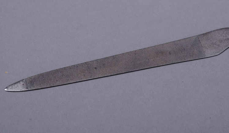 Picture of Leg Handled Metal Nail File