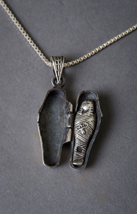 Picture of Sarcophagus Pendant with Mummy Necklace