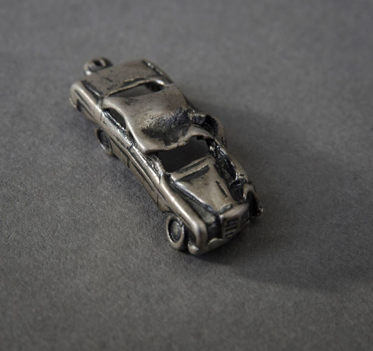 Picture of Wrecked Car Charm