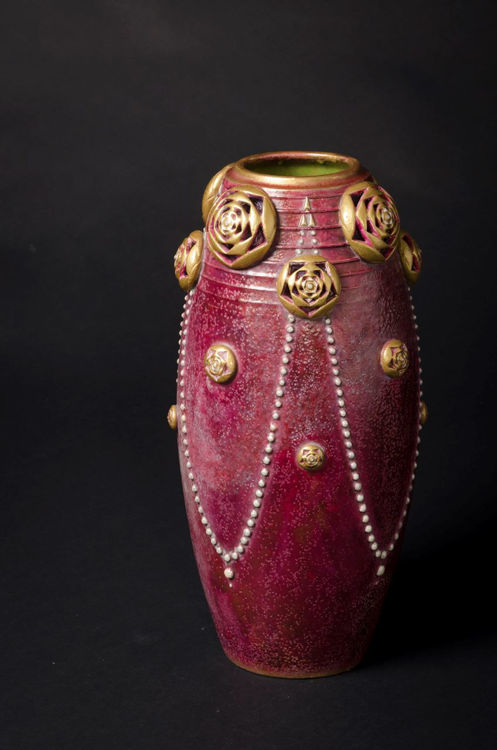 Picture of Flowers and Festooned Beads Vase