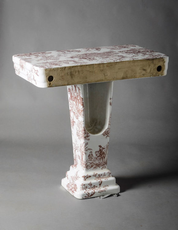 Picture of Porcelain Pedestal Table