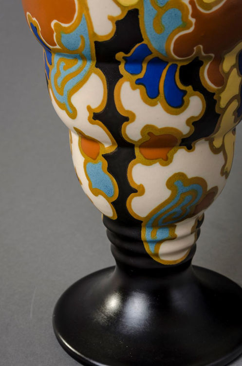 Picture of Medium Regina Vase
