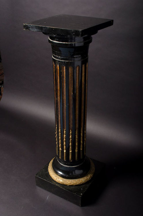 Picture of Wood Pedestal
