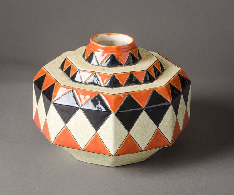 Picture of Octagonal Vessel